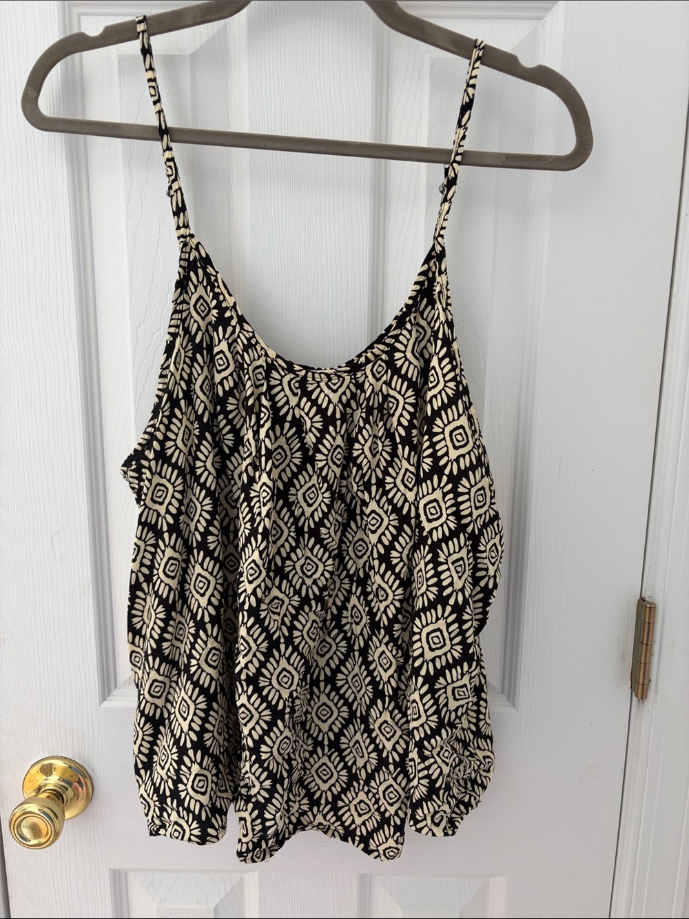 SHEIN Black and Cream Geometric Spaghetti Strap Cami